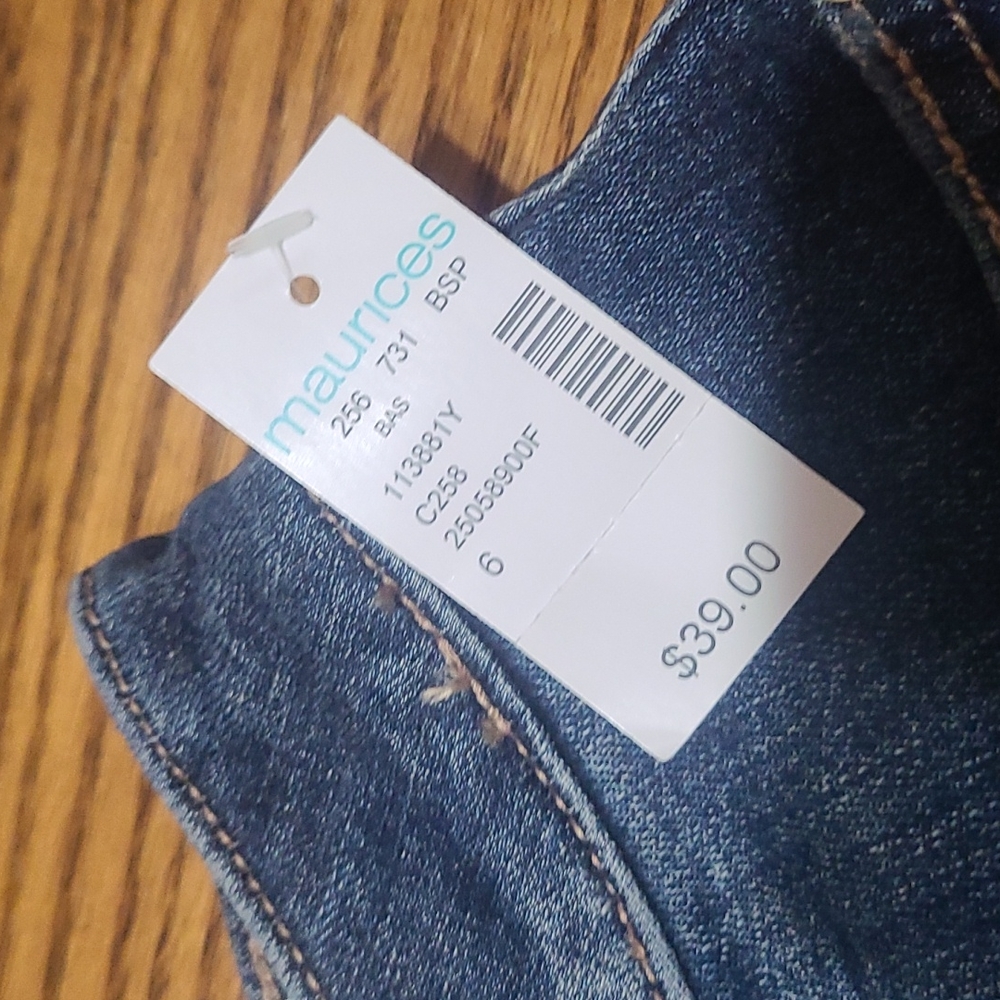 Matrices Boyfriend Shorts - Picture 3 of 7